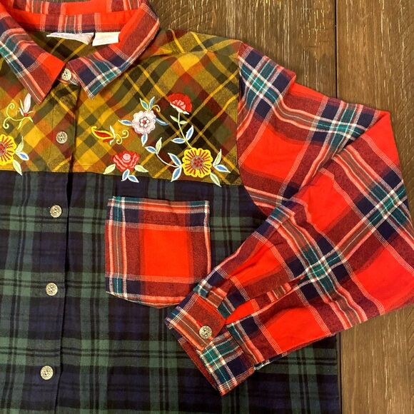 Blair Women’s XL Patchwork Plaid Embroidered Flannel Button Up Shirt - Picture 5 of 13